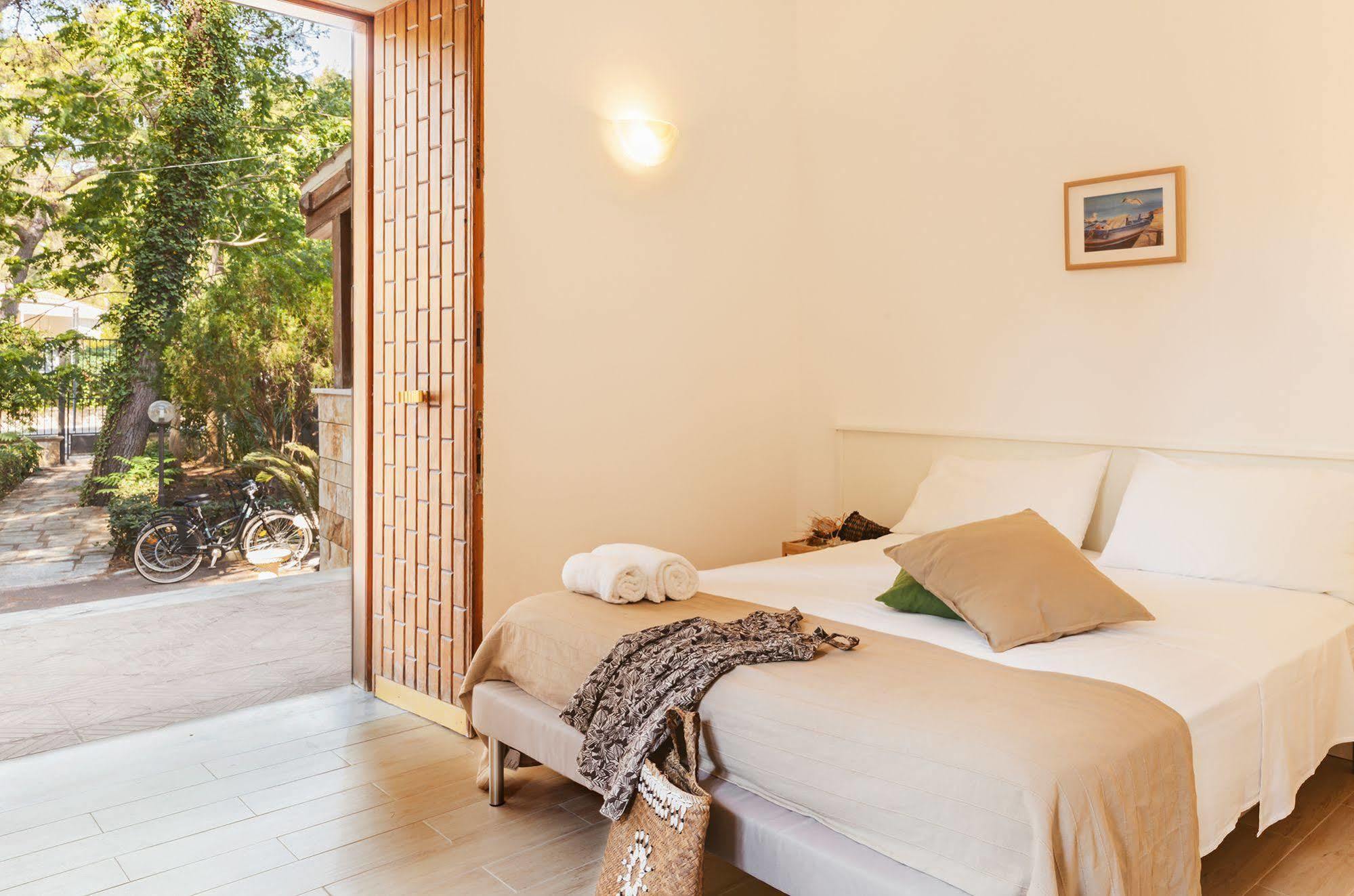 קסטלנטה מרינה B&B Viale Dei Pini מראה חיצוני תמונה